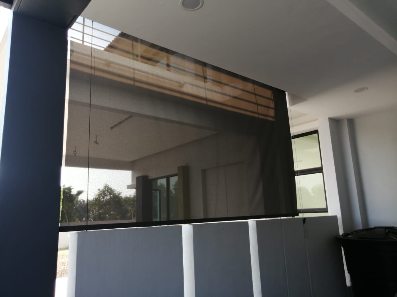 OUTDOOR ROLLER BLINDS